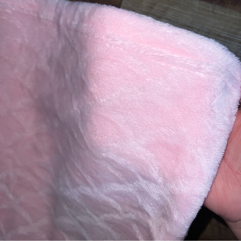 Modern Kids Pink Mermaid Tail Blanket with Sequin Fin - Picture 3 of 9